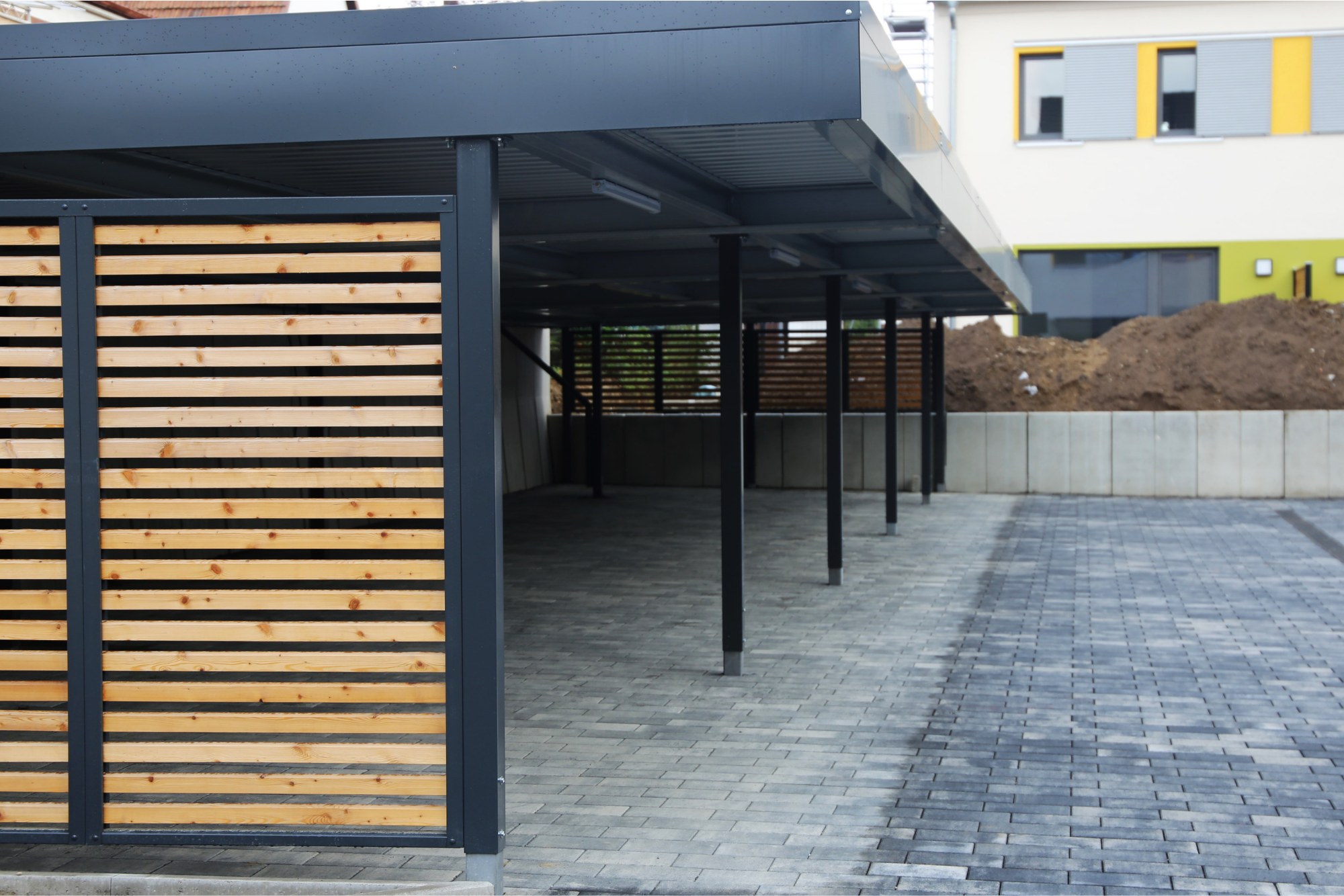 Ny carport bygget af tømrer i Slangerup